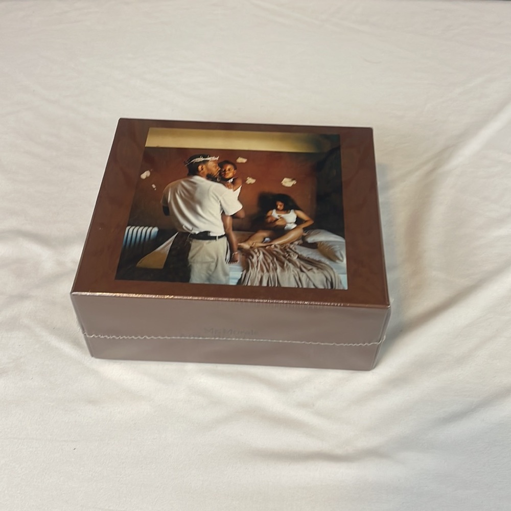 Kendrick Lamar Mr. Morale & The Big Steppers cd + 2xl tee shirt box set